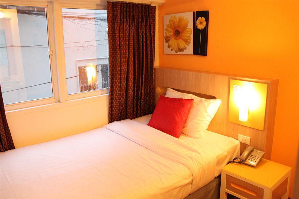 The Inn Saladaeng Bangkok Exterior photo