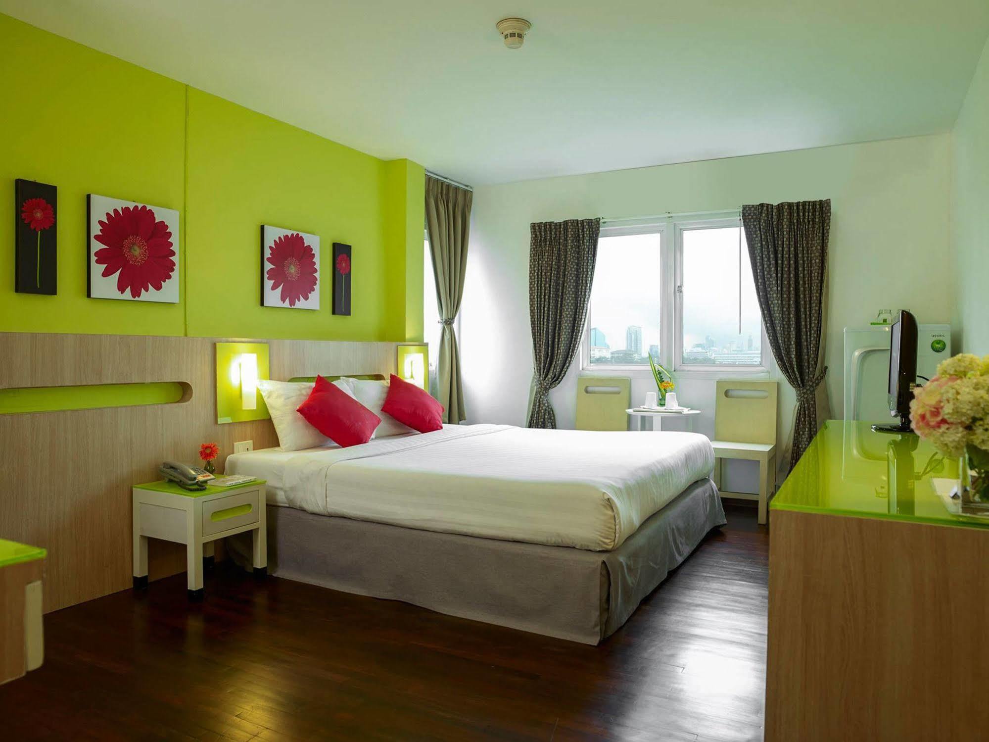 The Inn Saladaeng Bangkok Exterior photo