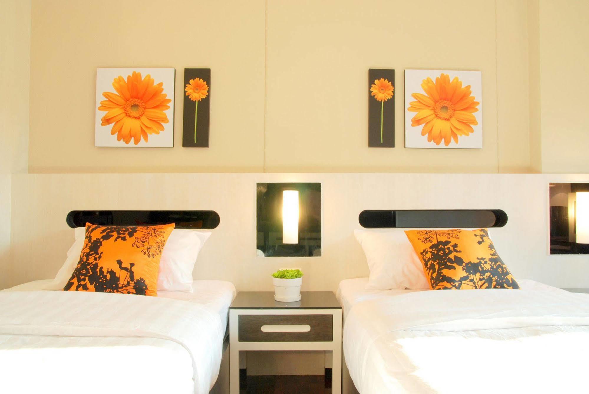 The Inn Saladaeng Bangkok Exterior photo