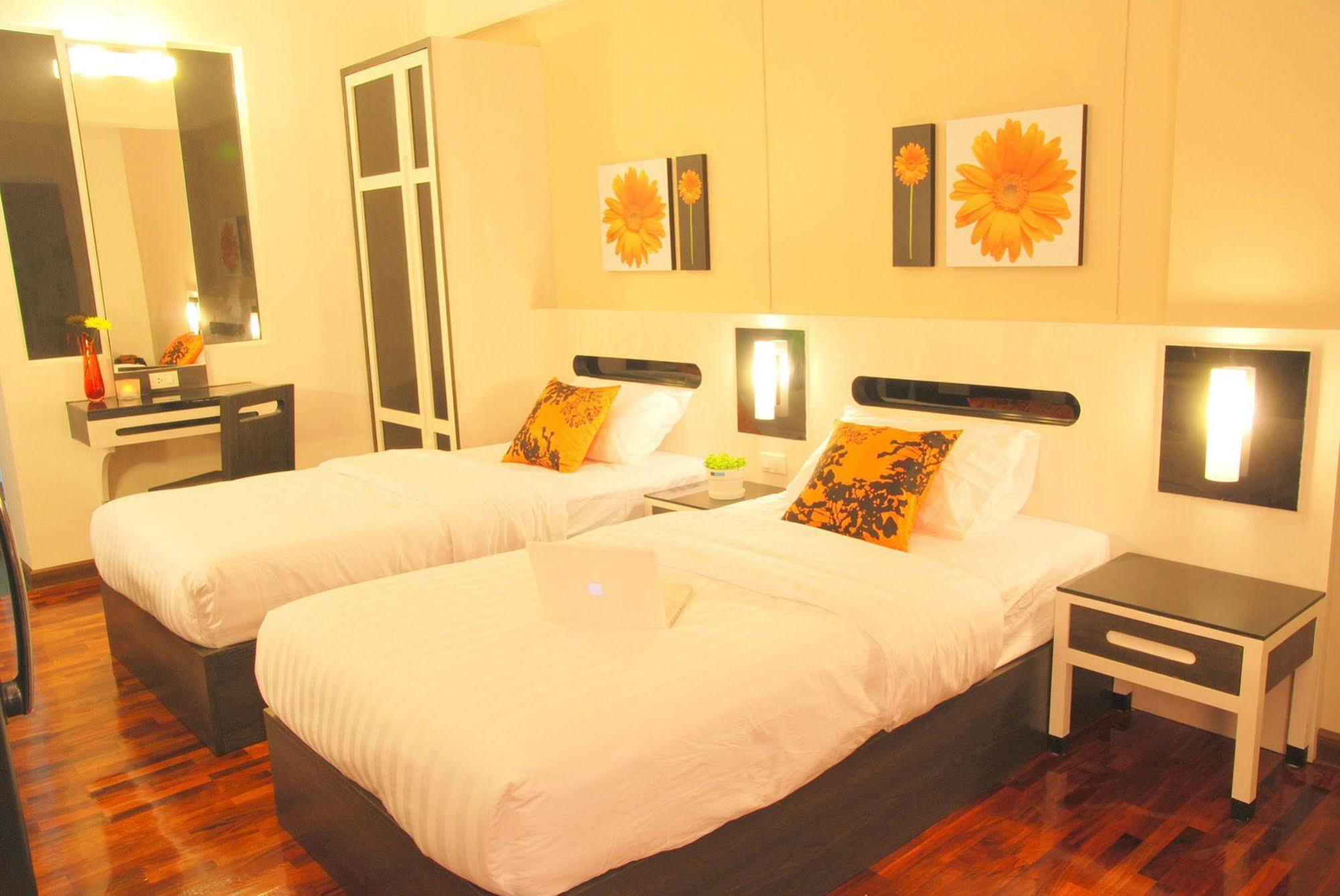 The Inn Saladaeng Bangkok Exterior photo