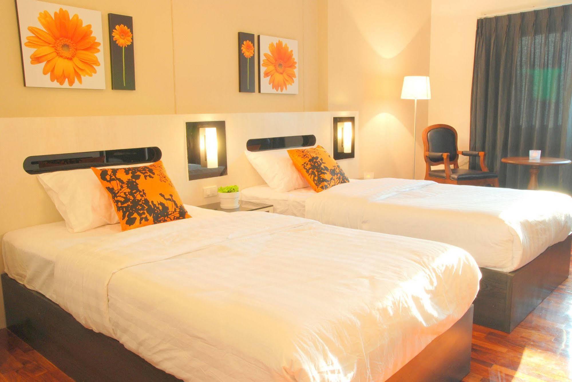 The Inn Saladaeng Bangkok Exterior photo